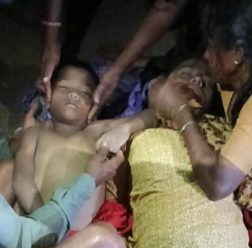 మహబూబాబాద్ జిల్లాలో విషాదం.. చెరువులో పడి తల్లి, నాలుగేళ్ల కుమారుడు మృతి* 