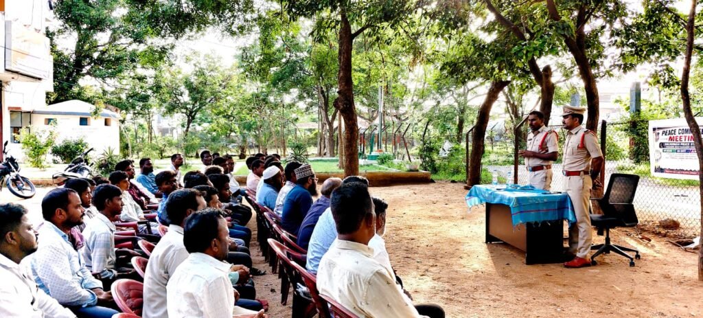 పండుగను ప్రశాంతమైన వాతావరణంలో జరుపుకోవాలి.