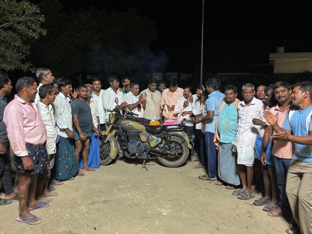 మరిపెడలో ఘనంగా గంట్ల గౌతమ్ రెడ్డి జన్మదిన వేడుకలు*
