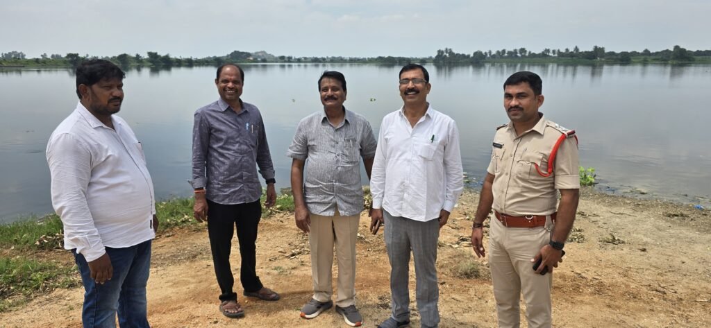 వినాయక నిమజ్జన ఘాట్ ను పరిశీలించిన అధికారులు 