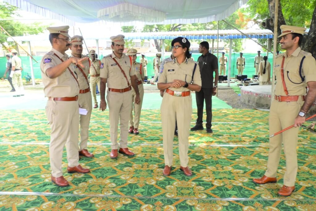 మరిపెడ పోలీస్ స్టేషన్‌ను తనిఖీ చేసిన డీఐజీ స్వేతా ఐపీఎస్